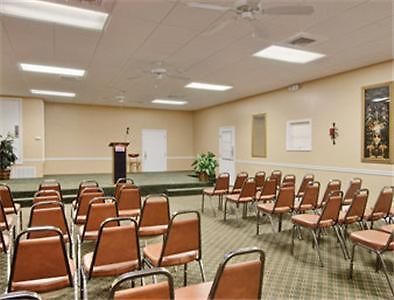 Ramada Ltd. Conference Center Hotel Tifton Fasilitas foto